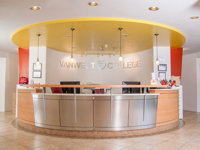 バンウエストカレッジ バンクーバー校