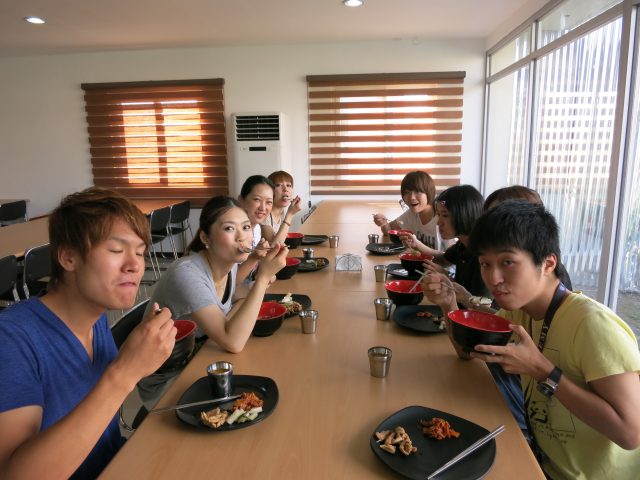 イージーアカデミー