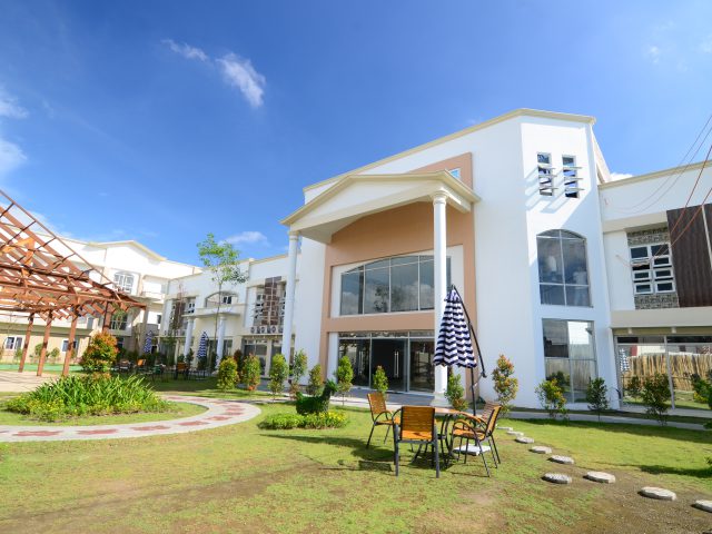 イージーアカデミー