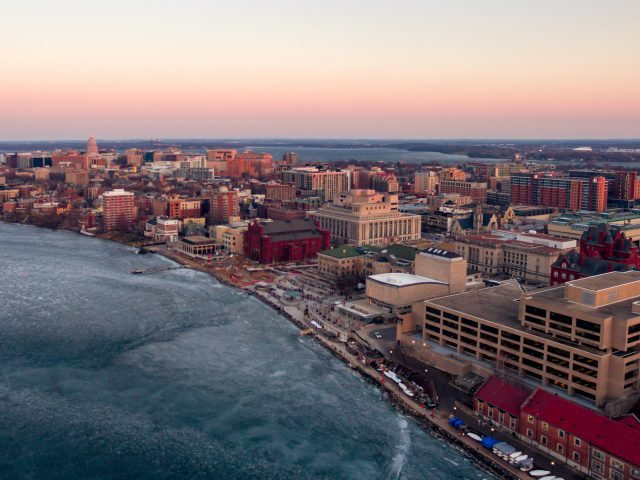 ウィスコンシン イーエスエル インスティテュート(ウェスリィ)