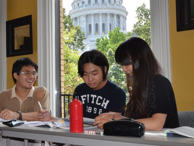 ウィスコンシン イーエスエル インスティテュート(ウェスリィ)