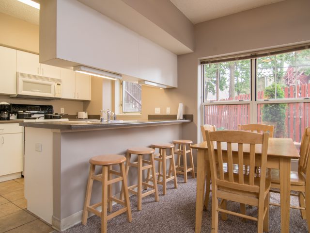 ウィスコンシン イーエスエル インスティテュート(ウェスリィ)