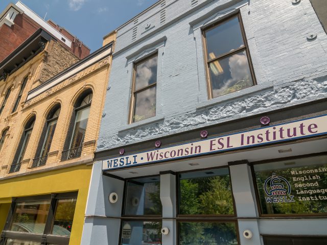 ウィスコンシン イーエスエル インスティテュート(ウェスリィ)