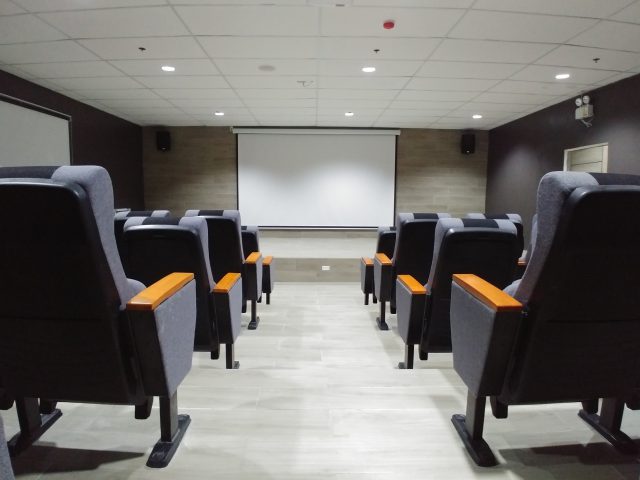 イーブイ イングリッシュ アカデミー